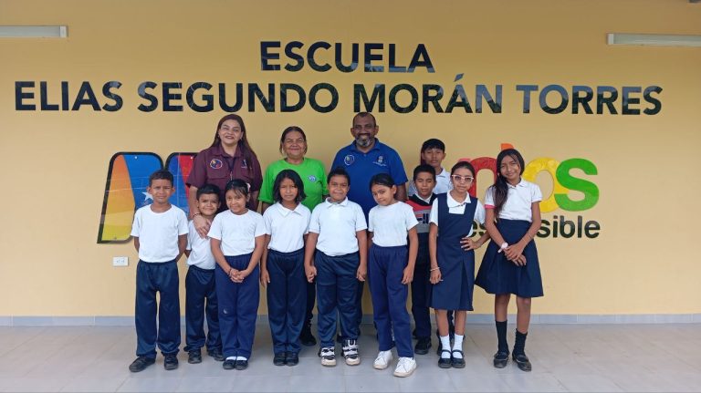 LA CONTRALORÍA MUNICIPAL DE MARACAIBO CONTINÚA FORTALECIENDO LA EDUCACIÓN CÍVICA Y LA PROMOCIÓN DEL CONTROL SOCIAL EN EL MUNICIPIO A TRAVÉS DE SU PROGRAMA BANDERA «LA CONTRALORÍA VA A LA ESCUELA».